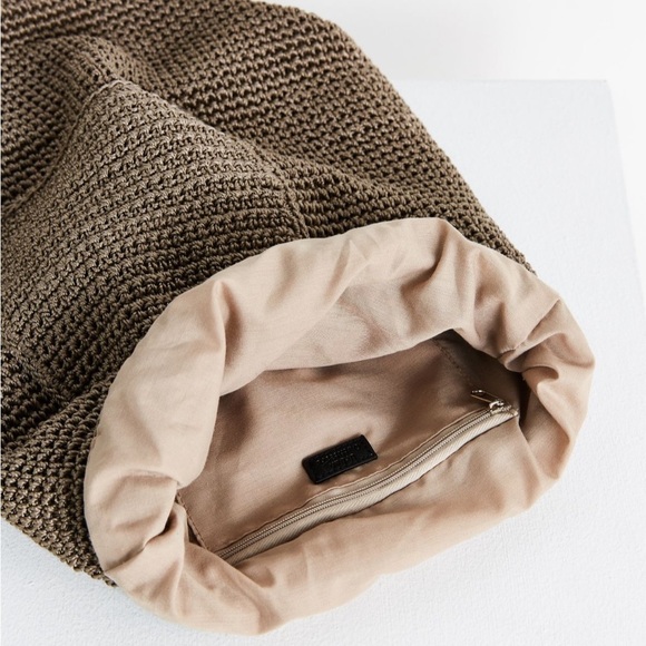 - URBAN OUTFITTERS Ecote Moria Crochet Backpack in beige o/s - Picture 12 of 13